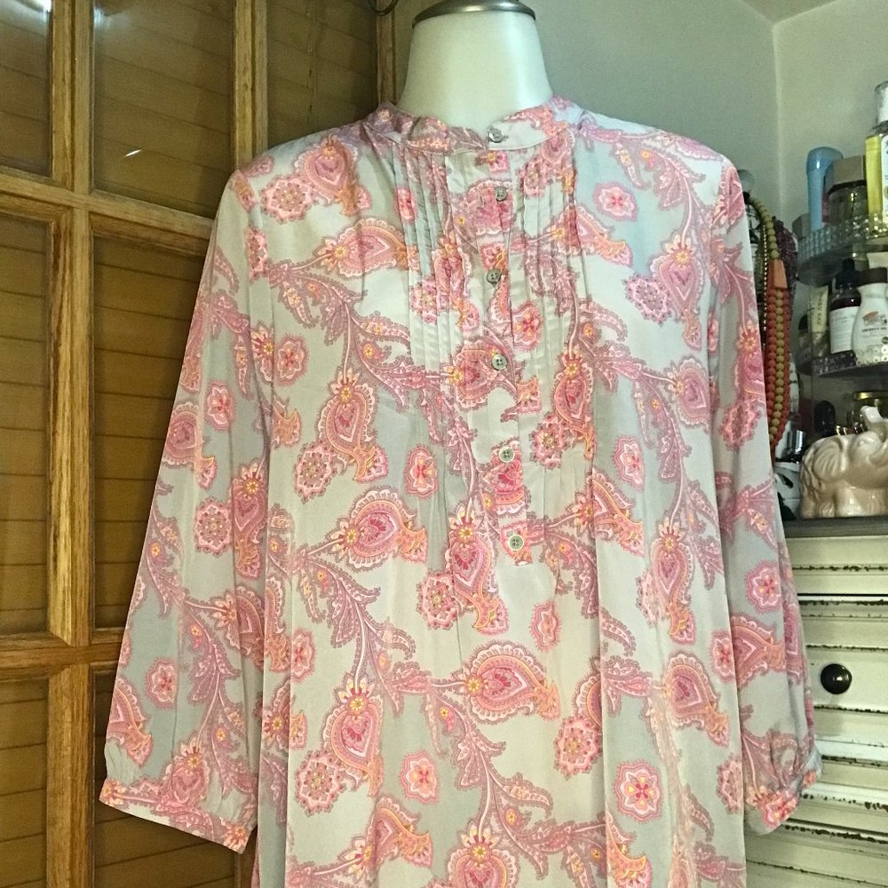 Like New Gray w Pink design Tunic By Gap Size M